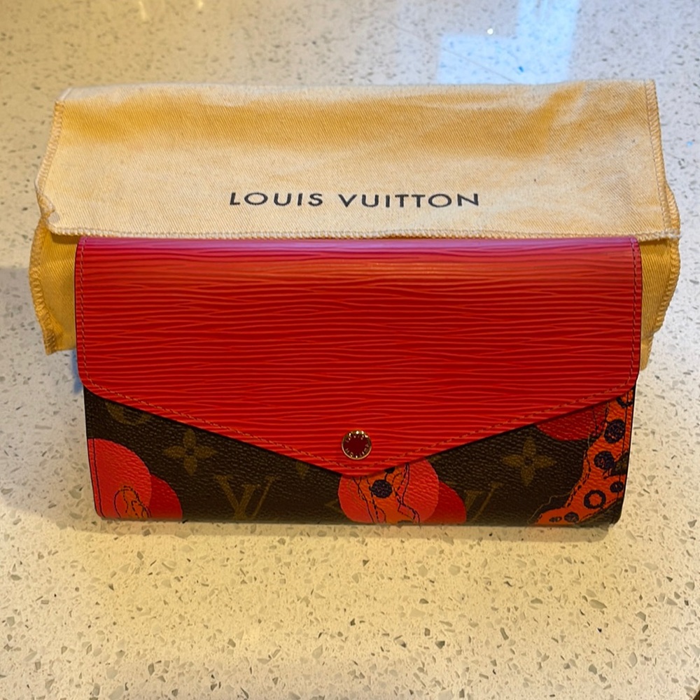 NEW Authentic Louis Vuitton Epi Monogram Grenade Ramages Sarah Wallet